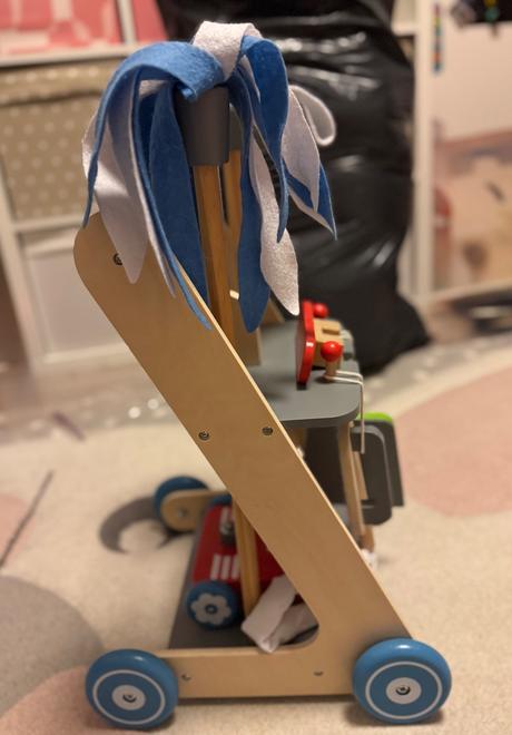 Predam drevený upratovací vozík, 