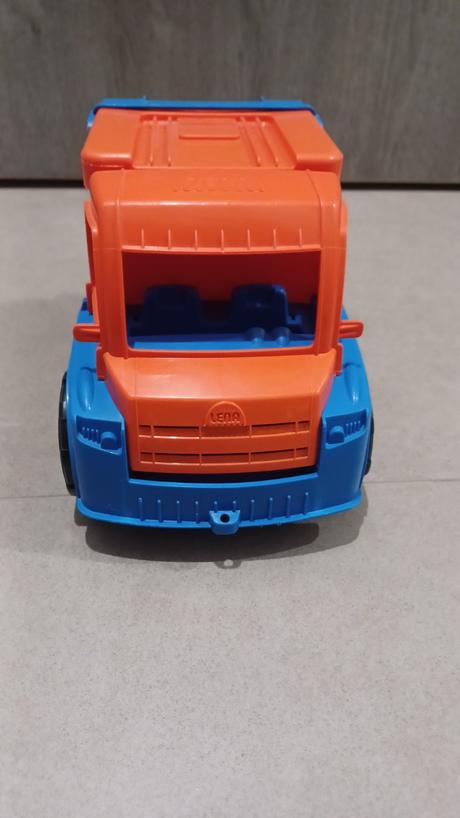 Smetiarske auto lena,