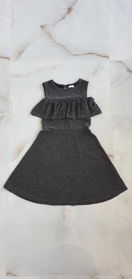 Šaty jemne trblietavé top stav, 146