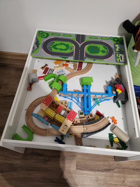 Multifunkčný stôl,