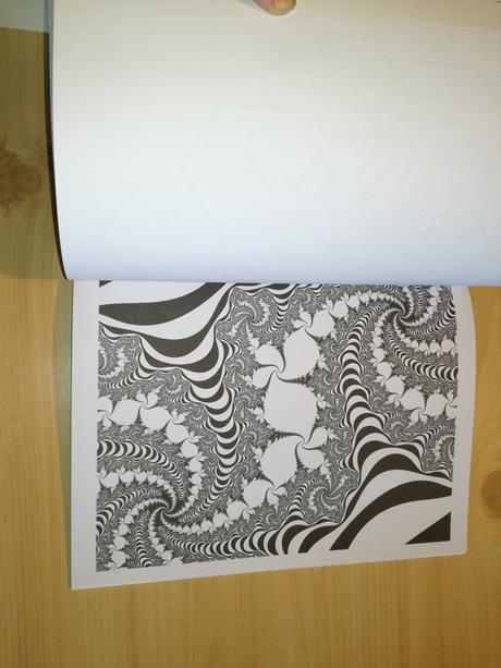 Fractals - colouring book, 