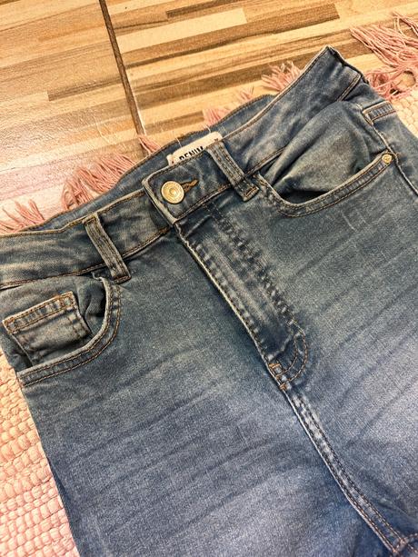 Rifle s vysokým pásom, sinsay,s