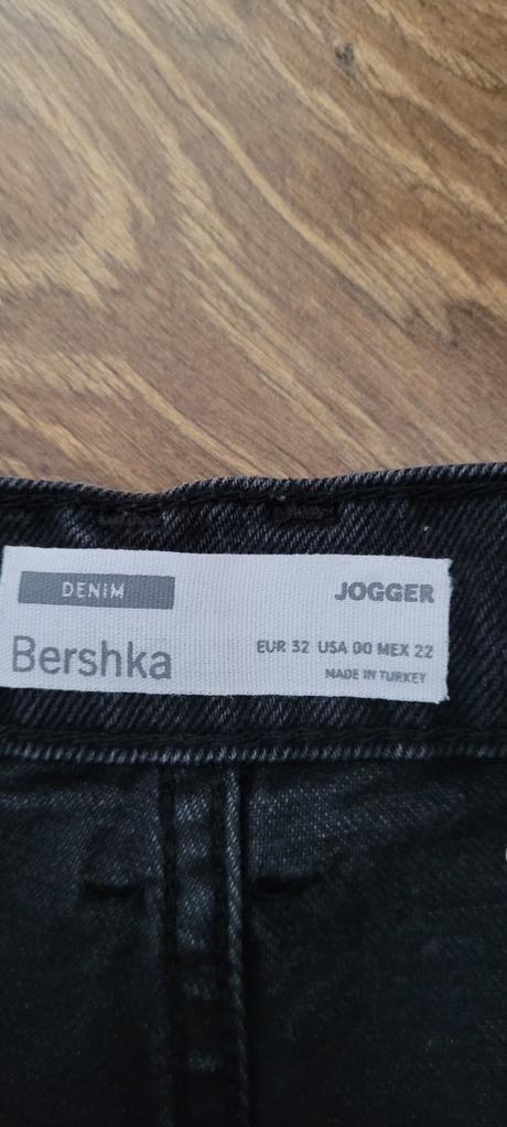 Dievčenské rifle, bershka,32