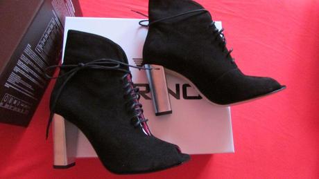 Čierne  kožené topánky na šnurovanie, 40