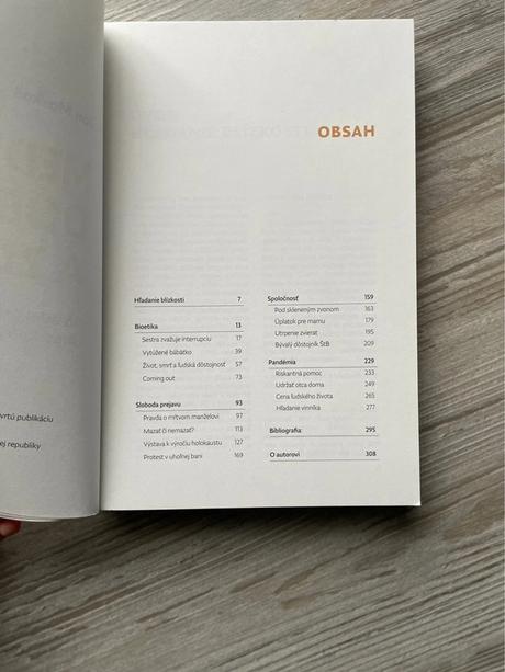 Kniha medzi dobrom a zlom od jána markoša, 