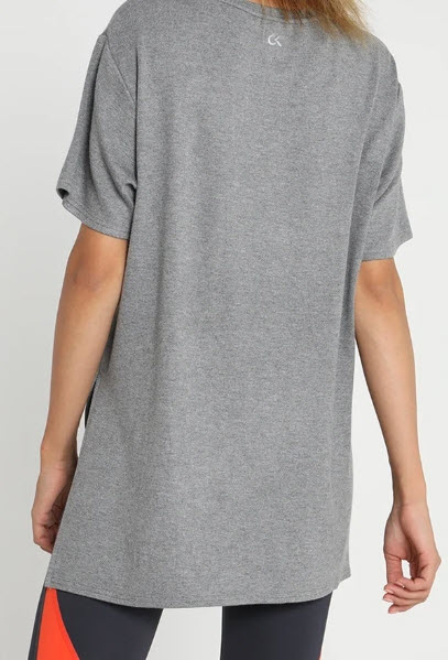 Kvalitné dlhšie tričko calvin klein, pc 46 eur, calvin klein,l