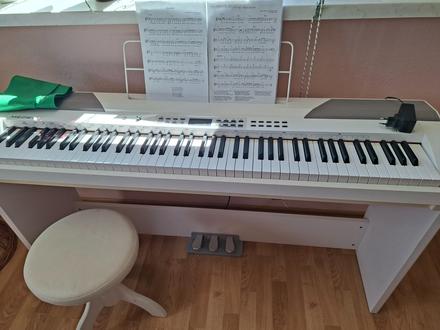 Digitálne piano prenosné,