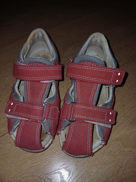 Málo nosené kožené sandále č.27 kupované v lekárni, 27