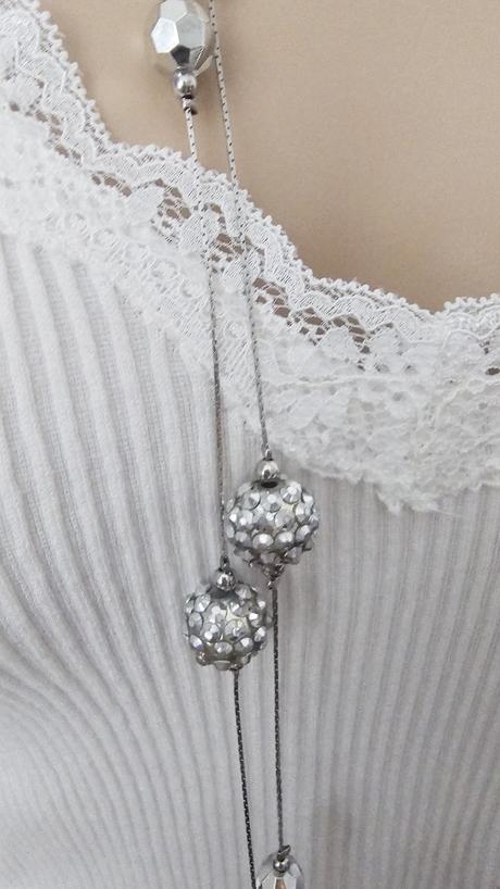 Retiazka s kamienkami, 