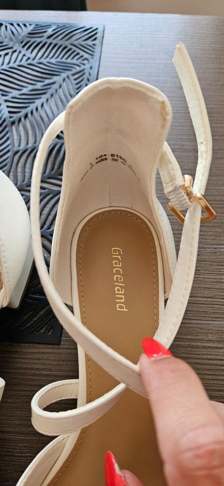 Biele topánočky, graceland,37