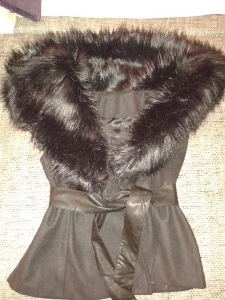 Vesta s kozusinkou, m