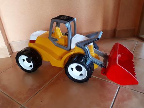 Velky nakladač lena,