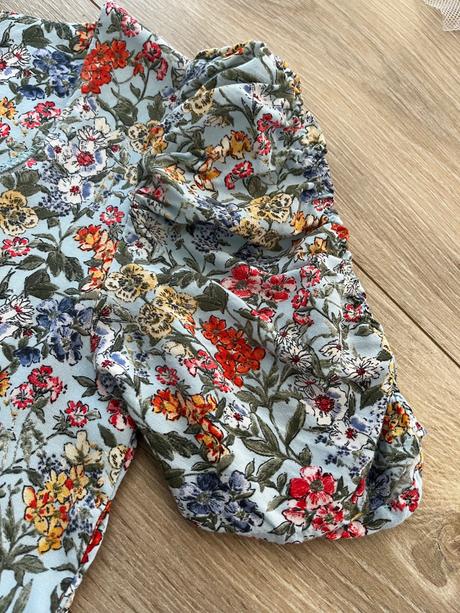 Kvetinkové saty, next,146