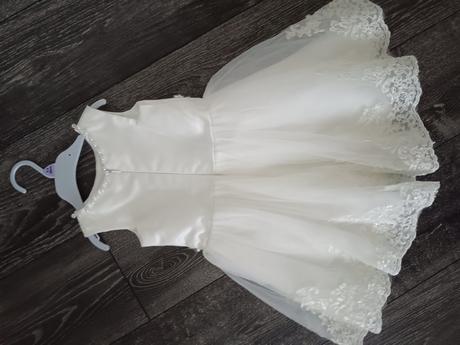 Slávnostné šaty, 104