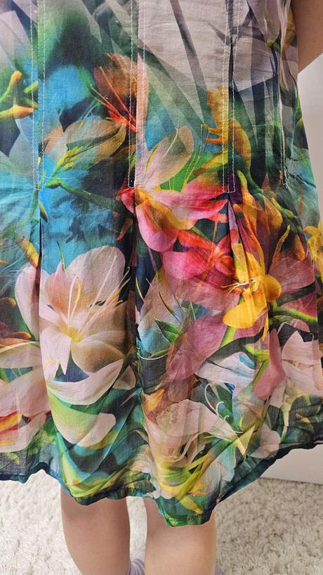 Letné šaty s kvetmi, l