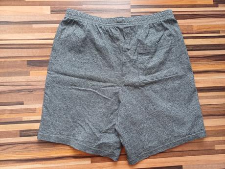 Teplákové šortky, 146