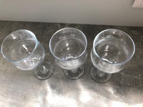 3kusy pohare na vinko,