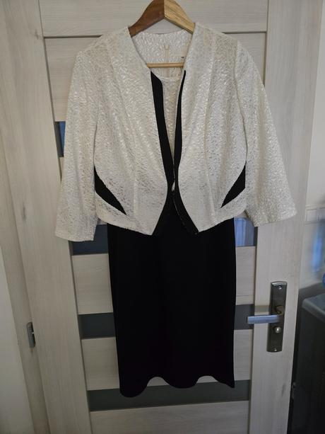 Sukienkovy oblek, 44