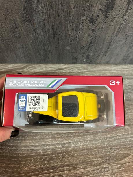 Kinsmart - model ford 3 - 1932 window coupe,