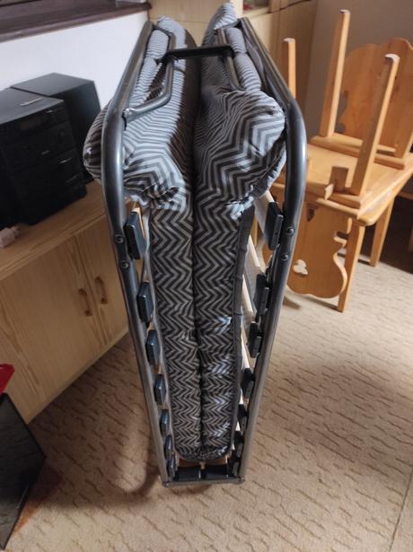 Rozkladacia posteľ/pristelok pre hostí, 