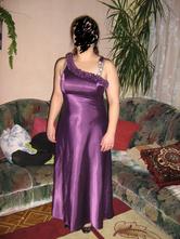 Fialové šaty, 40
