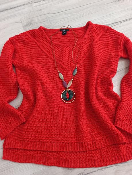 Pekný predĺžený sveter s náhrdelníkom, h&m,l