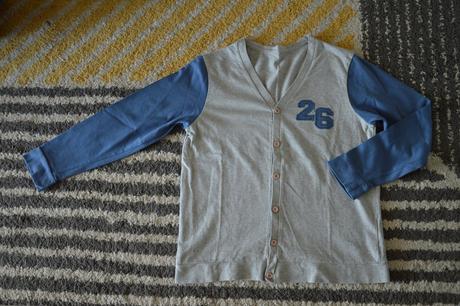 Sveter/mikina 140/146, 140