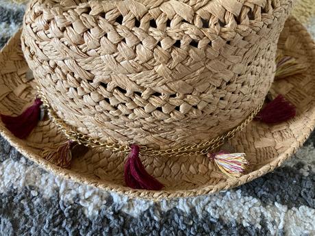 Klobúk s retiazkami 128/140, takko,104