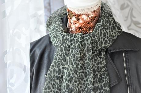 Šál-šatka-gepard,