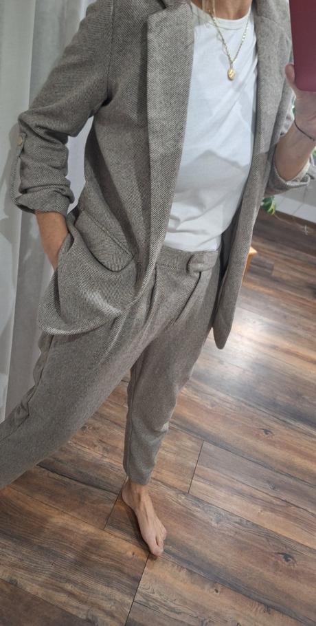 Komplet sako nohavice so zamykmi vel 36/38, reserved,m