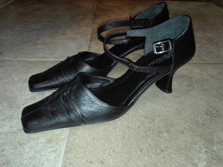 Nové spoločenské topánky, kožené, 38