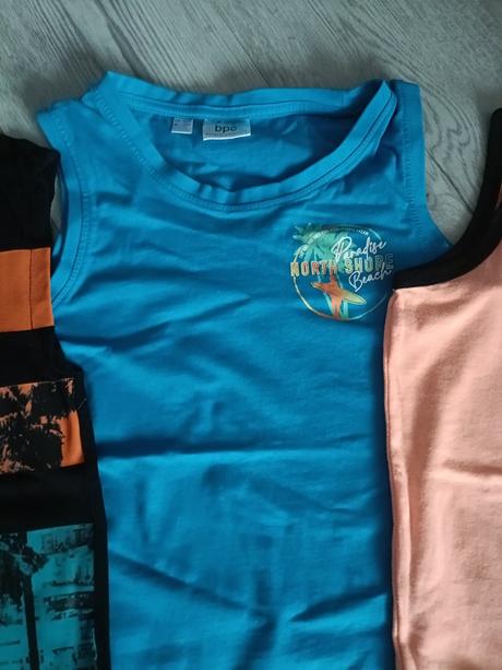 6ks triciek bez rukavu, chapter young,140