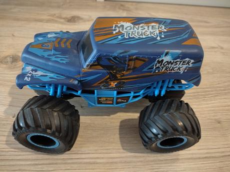 Auto monster truck, 