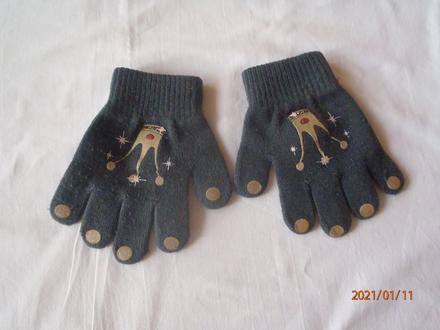 Modré rukavičky, 56