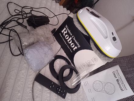 Robot na umývanie okien a zrkadiel,