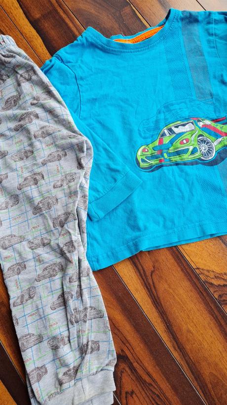 Pyzamko auticka 212, 104