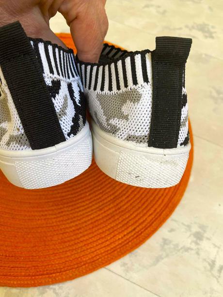 Maskáčové tenisky, 38