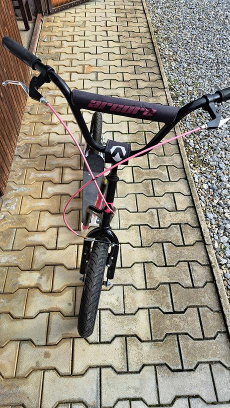 Dievčenská kolobežka, 