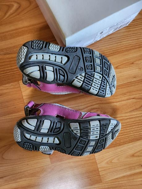 Nove sandale ruzove, santé,28 / 29 / 30