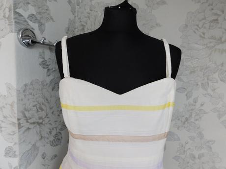 Luxusne velmi pekne šaty, 40