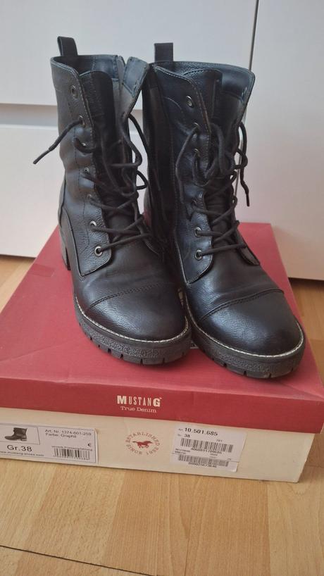 Šnurovacie topánky,čižmy, mustang,38