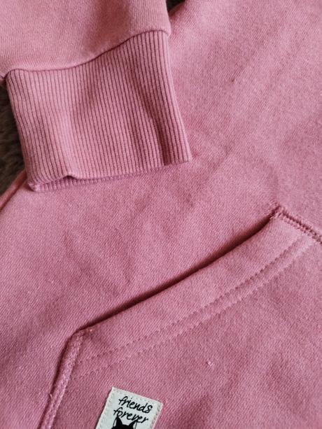 Mikinka reserved, reserved,140