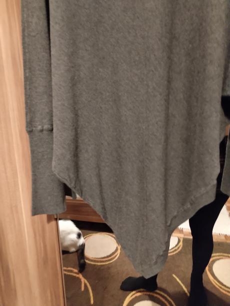 Perfektný asymetrický pulóver, 