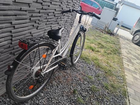 Predám dámsky bicykel v čistom a zachovalom stave., 