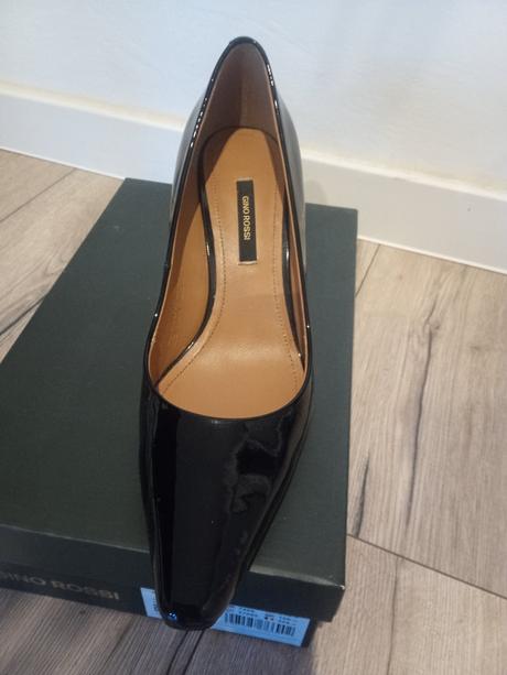 Čierne lakované lodičky, gino rossi,39