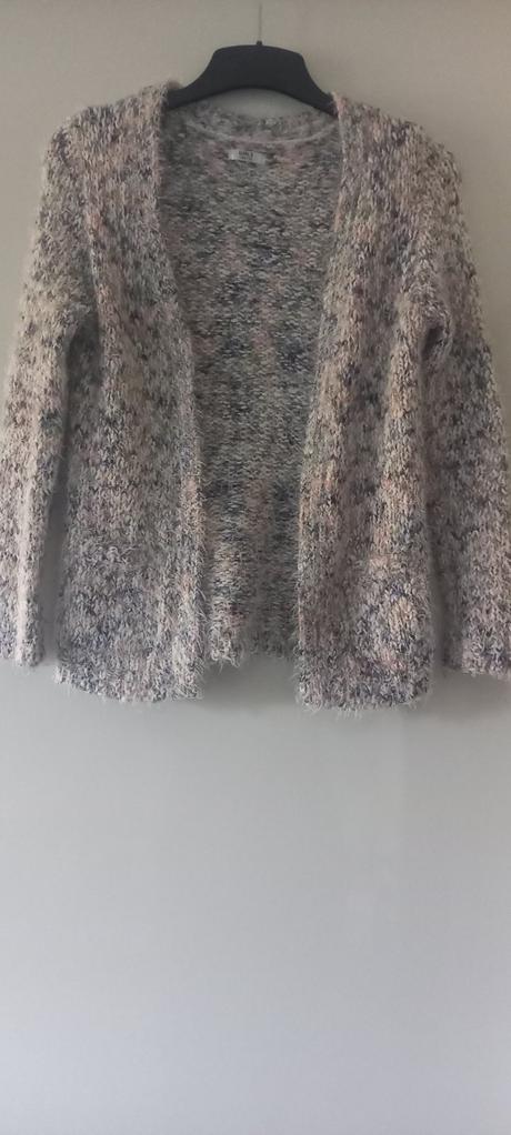 Sveter- kardigan, 146