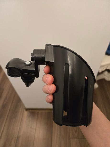 Univerzalny drzuak na pohar, zopa