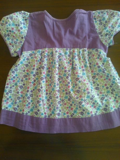 Blúzka kvietková,málo nosená,veľ.3-4 roky, cherokee,104