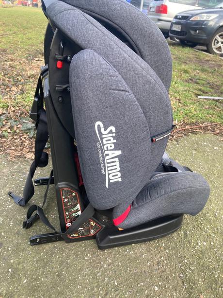 Petite&mars 9-18kg + s isofixom., petite&mars