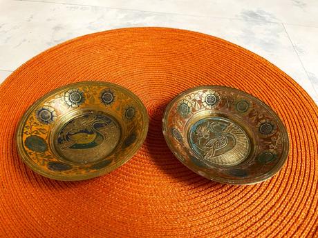 Mosadzné tanieriky,